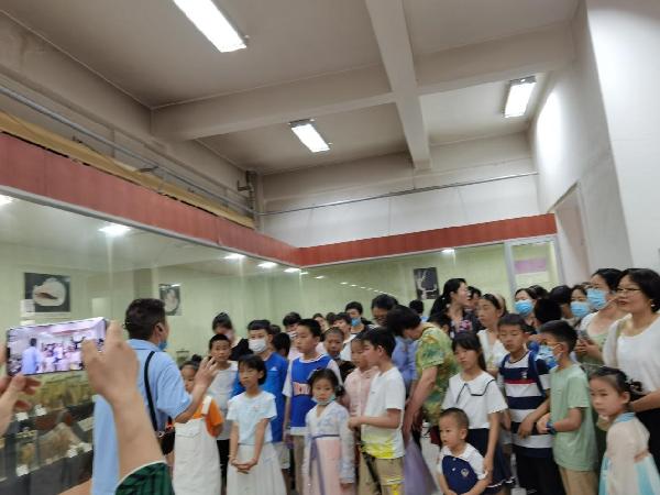 机械与材料工程公司 举办“庆六一”教职工亲子科普活动